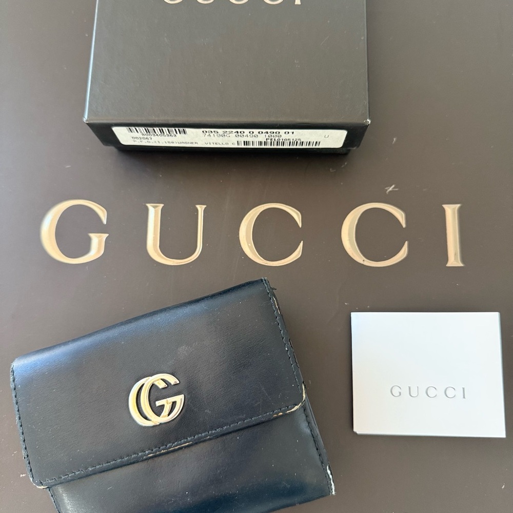 Authentic Gucci GG Pre-loved Wallet